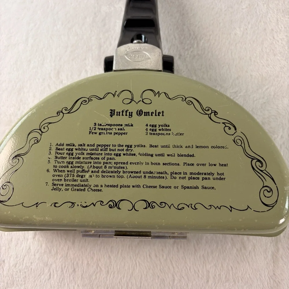 Retro Vintage 70s Mirro Folding Omelet Pan / Hinged Double-Sided Skillet MCM EVC